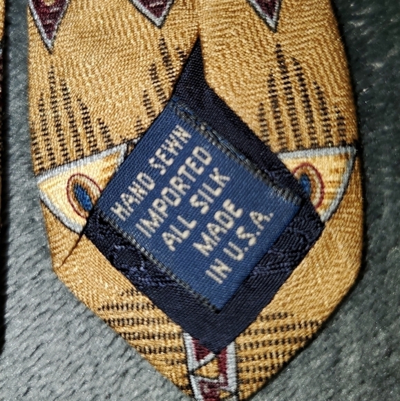 Yellow, Gold Patterned Tie New - Picture 5 of 6